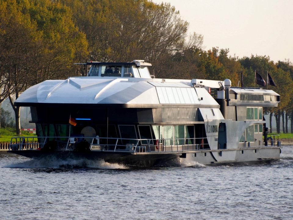 OCEANADIVA Futura (ENI 02328645) at the Amsterdam-Rhine Canal, pic2