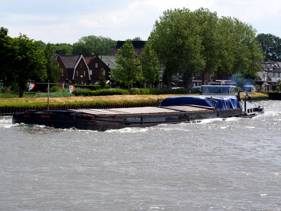 Oeral - ENI 02304847 op het Amsterdam-Rijn kanaal, pic1