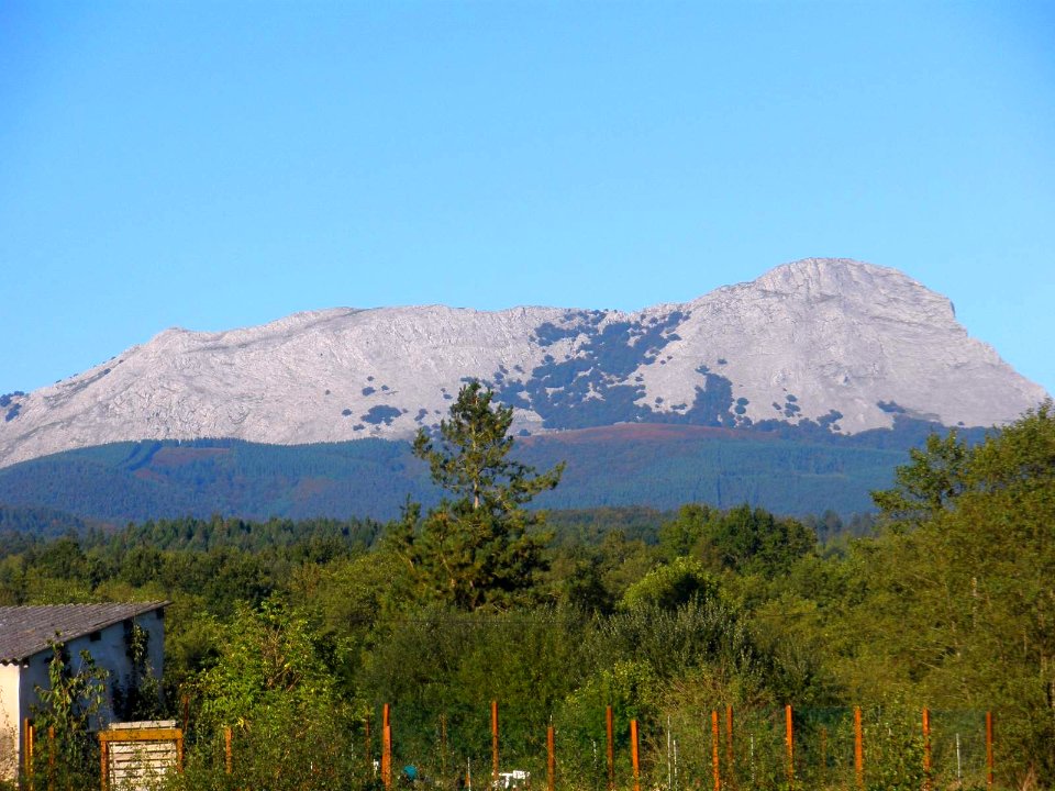 Ochandiano - Vista del monte Anboto 4
