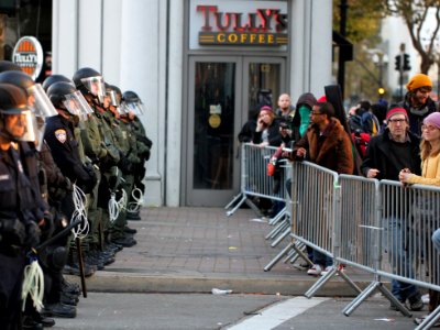 Occupy Oakland Eviction 11-14 3984