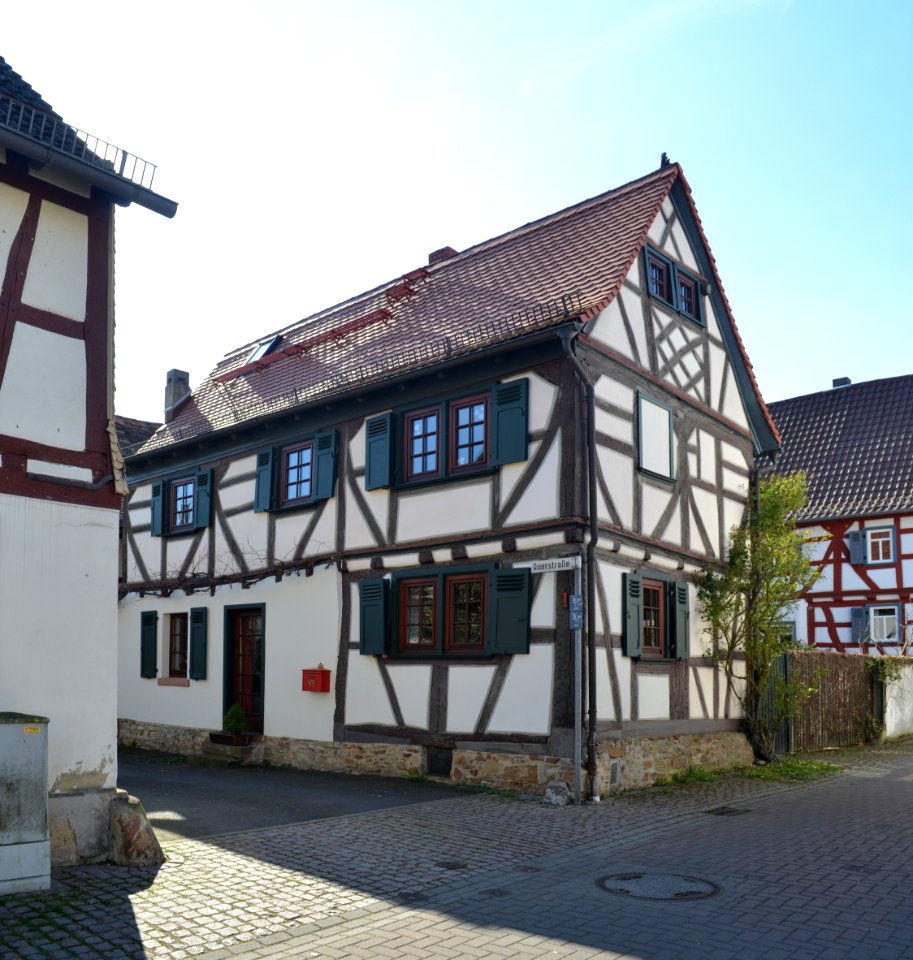 Ober-Rosbach, Querstraße 1