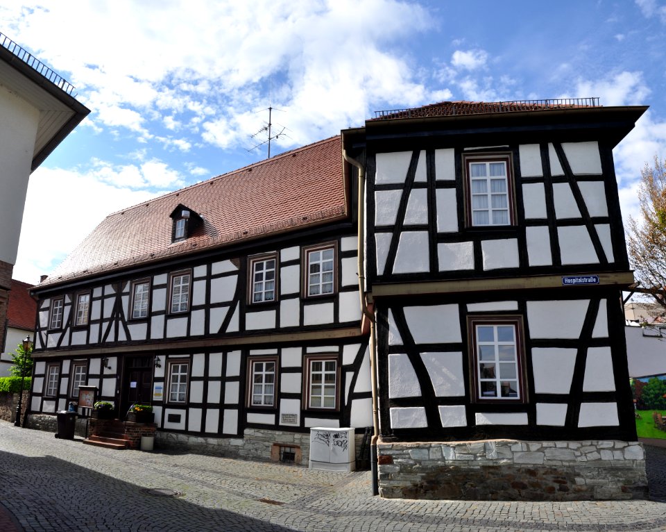 Oberursel, Hospitalstraße 9 stitch