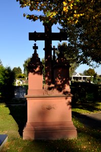Ober-Mörlen, Friedhof, Grabmal von Wetzel