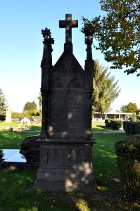 Ober-Mörlen, Friedhof, Grabmal Nordeck zur Rabenau
