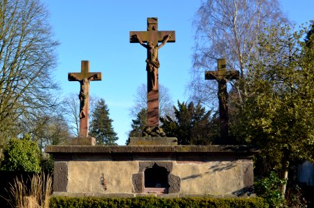 Oberursel, alter Friedhof, Kreuzigungsgruppe