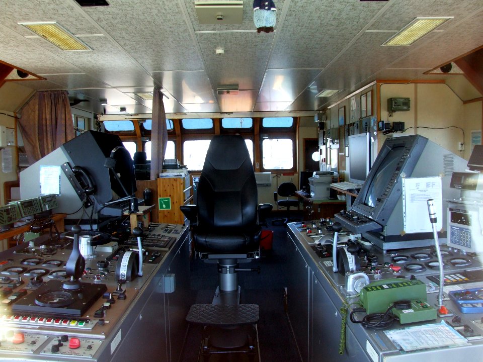 Ocean Star IMO 7406825 Bridge