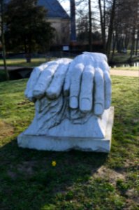 Oberursel, Rushmoor-Park, Chopins Hände (1)