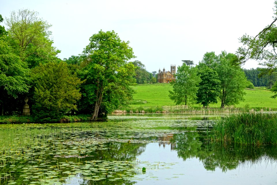 Octagon Lake with Gothic Temple and Lord Chatham's Urn, Stowe - Buckinghamshire, England - DSC06827