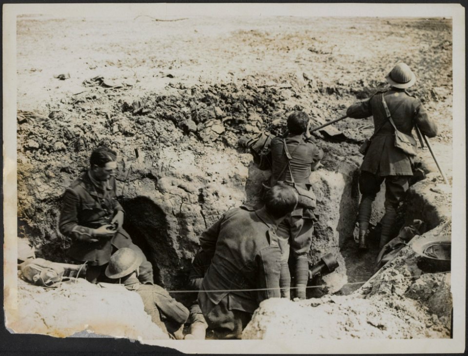 Observing officers at work, Bestanddeelnr 158-2915