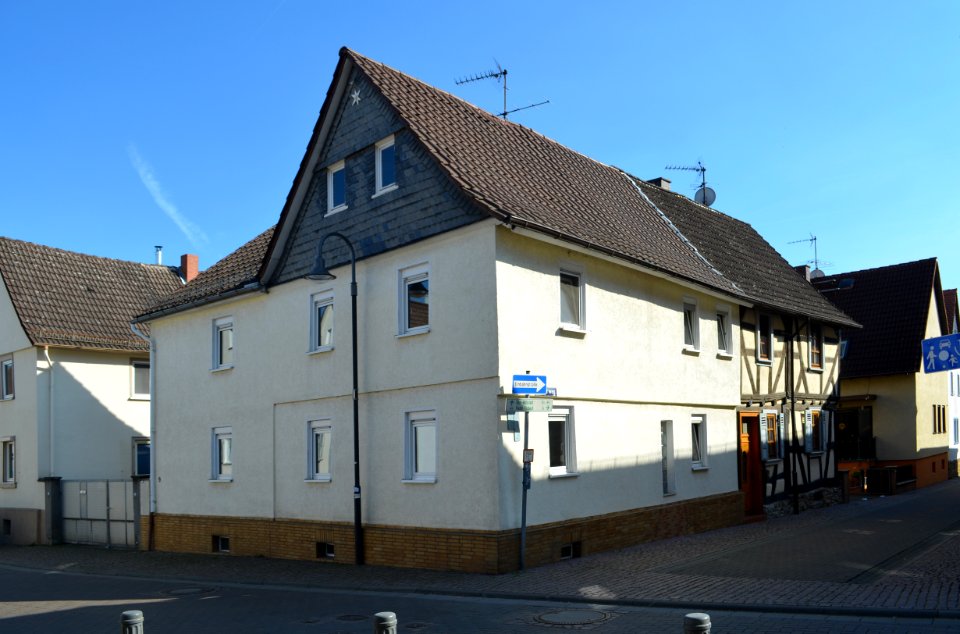 Ober-Rosbach, Friedberger Straße 9