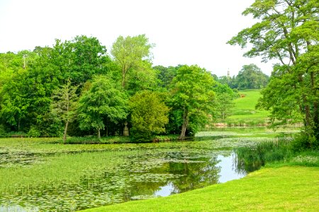 Octagon Lake with Lord Chatham's Urn, Stowe - Buckinghamshire, England - DSC06855