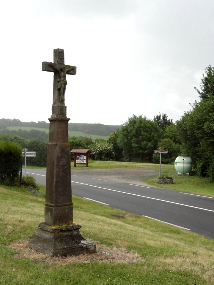 Oberstinzel (Moselle) croix de chemin B