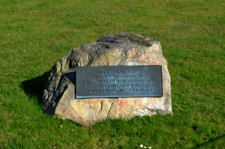 Ober-Rosbach, Jüdischer Friedhof, Gedenkstein