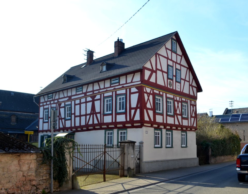 Oberneisen, Hauptstraße 12