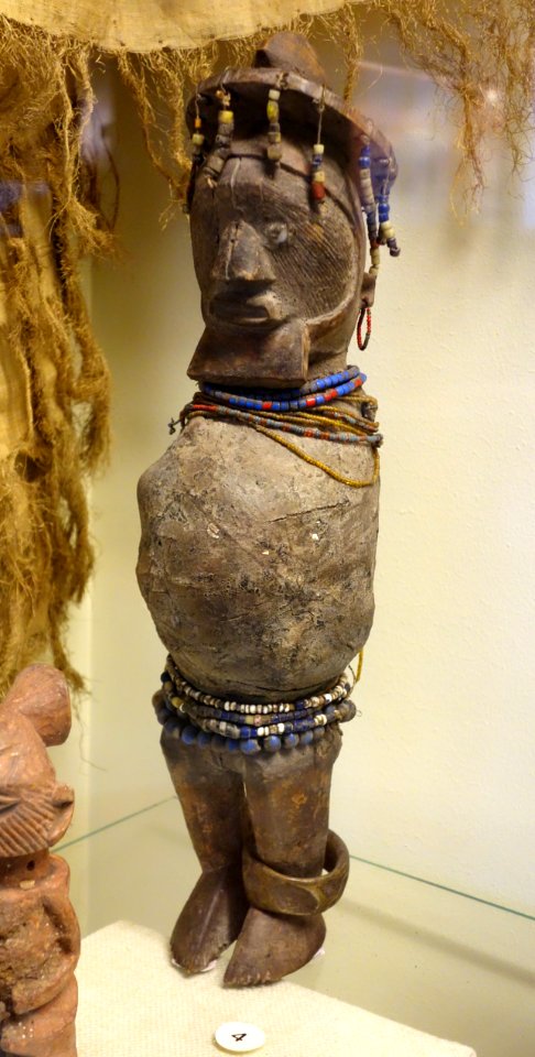 Ntswo female statuette - Kongo - Royal Museum for Central Africa - DSC05713