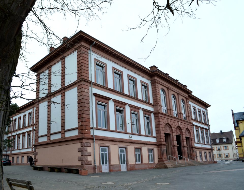 Oberursel, Grundschule Mitte, Rückseite