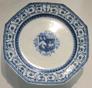 Octagonal plate, early 18th century, Chinese export ware, hard-paste porcelain, Honolulu Museum of Art photo