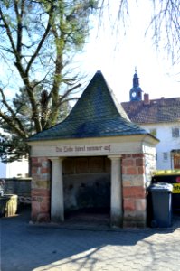 Ober-Rosbach, Friedhof, Gedenkstätte WK I, Vorderseite