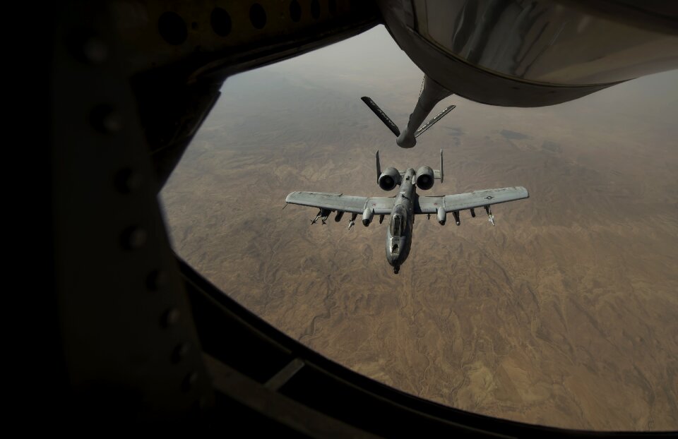 A-10 warthog refueling