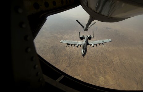 A-10 warthog refueling