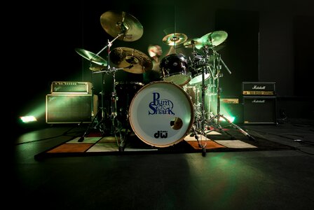 Show amplifier music