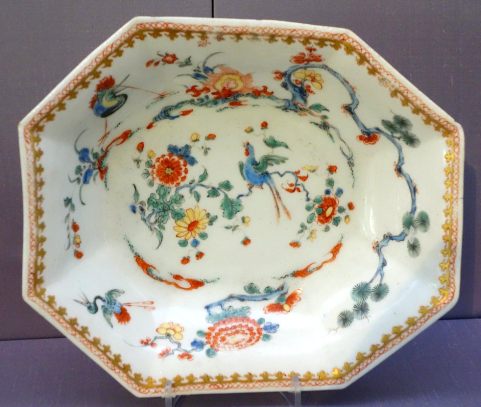 Octagonal dish, central birds and flowers, Bow, c. 1755-1756, soft-paste porcelain - California Palace of the Legion of Honor - DSC07695