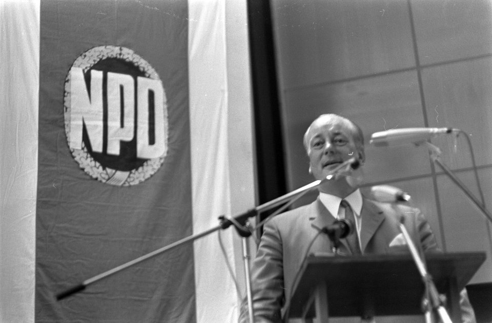 NPD verkiezingsbijeenkomst in Nordhorn, Duitsland Adolf Von Thadden spreekt, Bestanddeelnr 922-7336