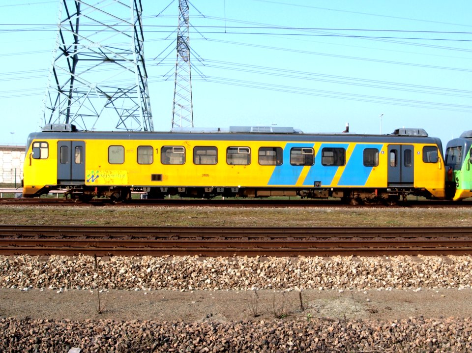 NS 3105 NoordNed Dieselloc p4 at Port of Rotterdam 03April2009