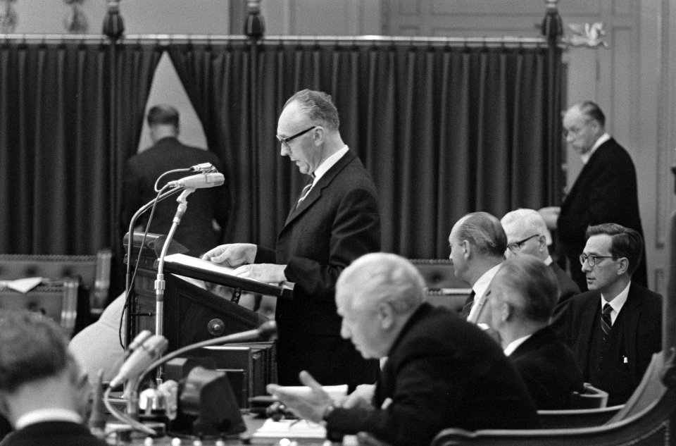 Numerus Clausus in Tweede Kamer , de heer Tans (PvdA) voorzitter vaste kamercomm, Bestanddeelnr 919-3278