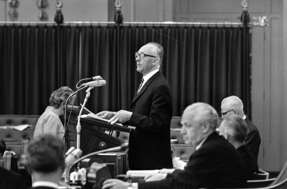 Numerus Clausus in Tweede Kamer , de heer Tans (PvdA) voorzitter vaste kamercomm, Bestanddeelnr 919-3277