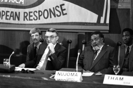 Nujoma1985