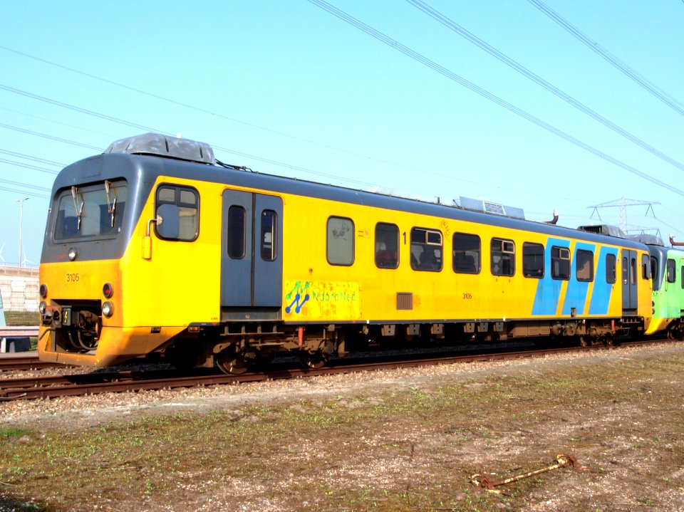 NS 3105 NoordNed Dieselloc p3 at Port of Rotterdam 03April2009