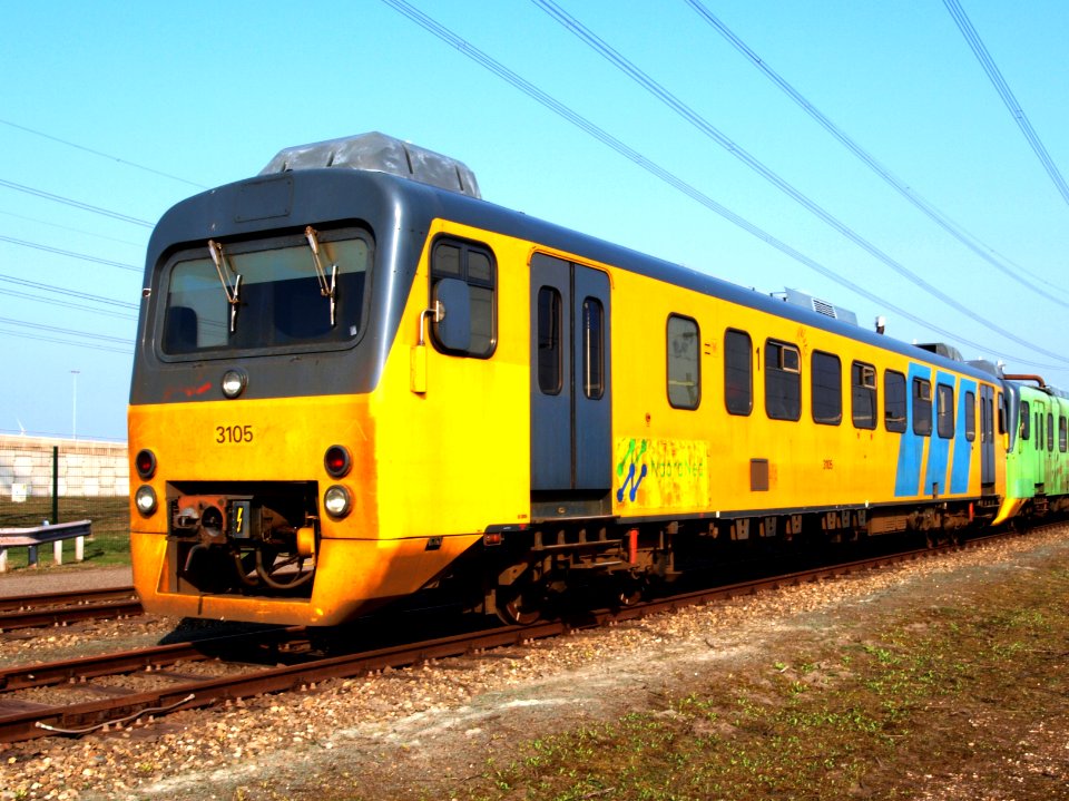 NS 3105 NoordNed Dieselloc p2 at Port of Rotterdam 03April2009