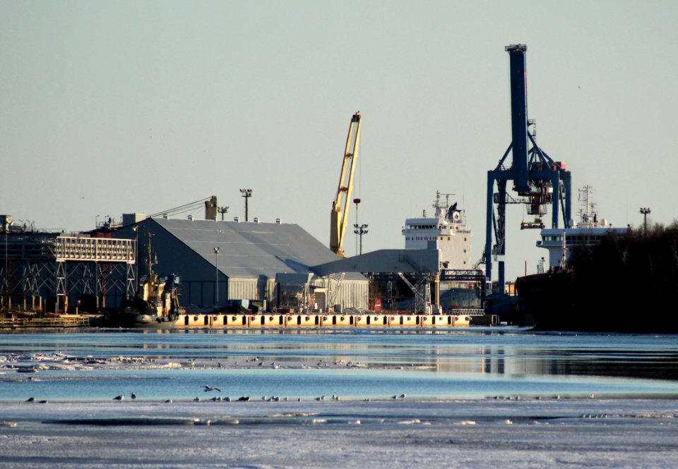 Nuottasaari harbour Oulu 20130420b