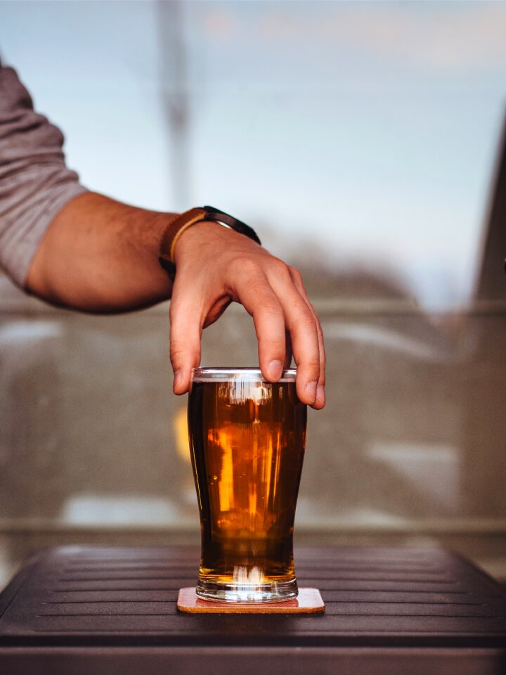 Glass hand table