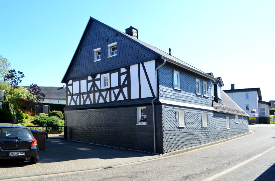 Oberdreisbach, Daadener Straße 1 (1)