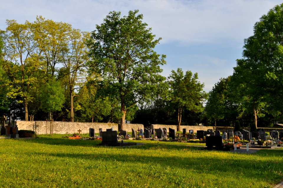 Oberbrechen, Friedhof