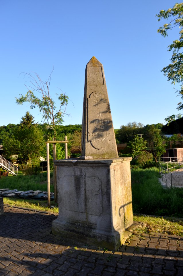 Oberbrechen, Kurtrierischer Stundenstein (1)