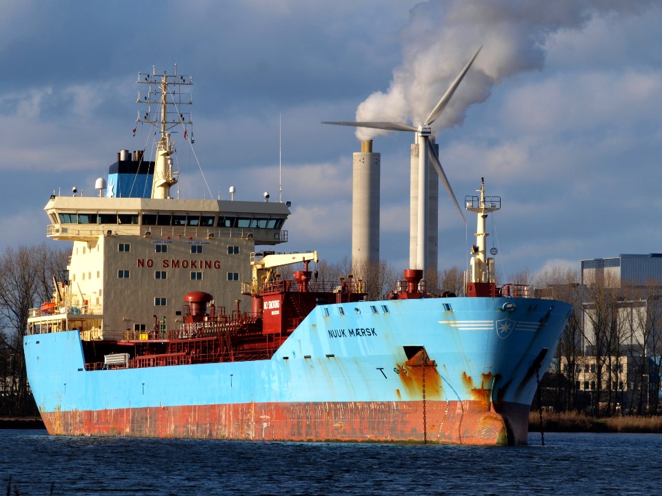 Nuuk Maersk - IMO 9323819 - Callsign OXHP2