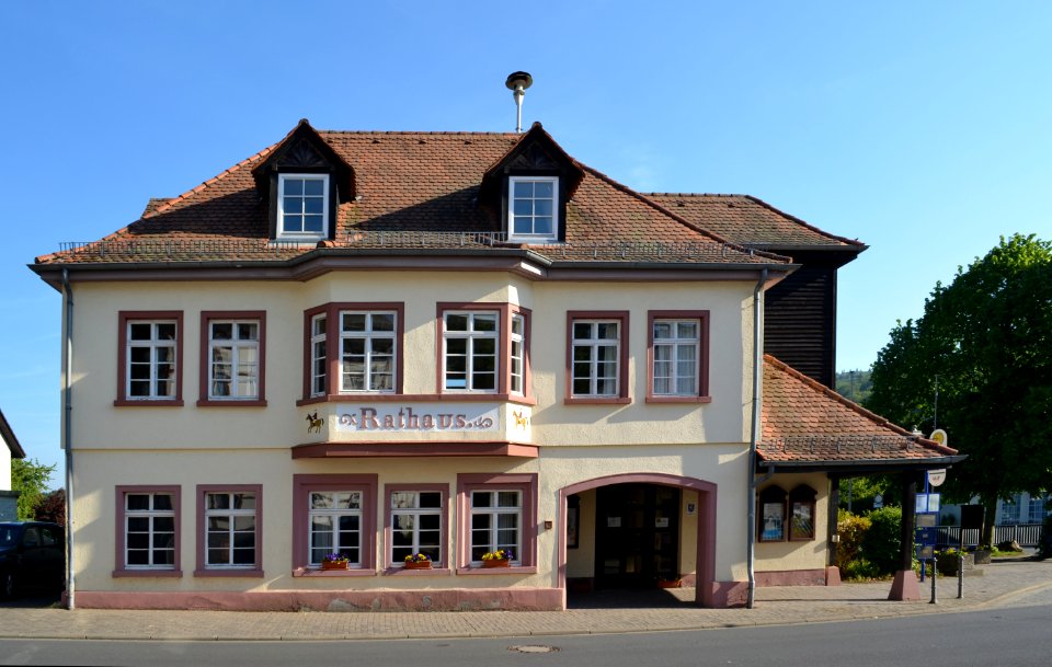 Oberems, Frankfurter Straße 1