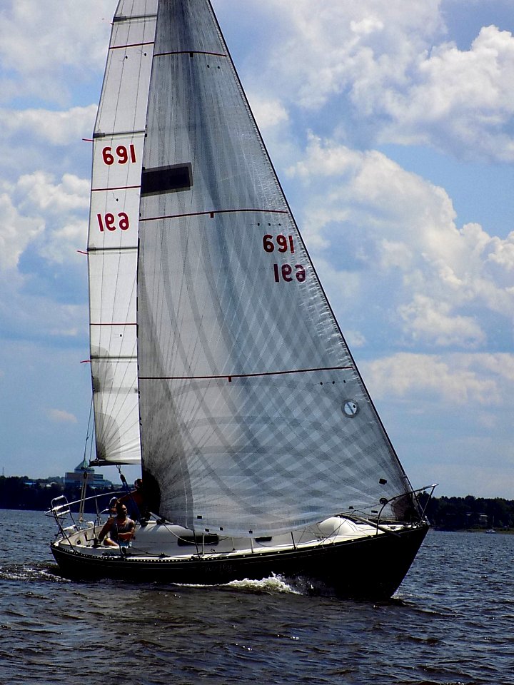 O'Day 28 sailboat Firefly 3667