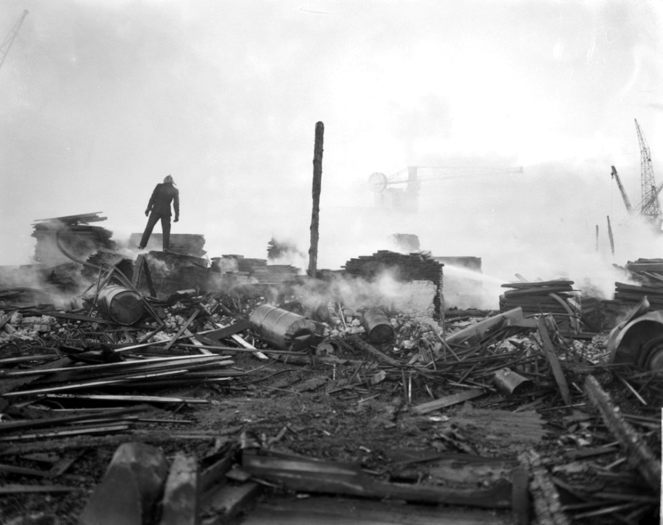 NV Fijnhout Coenhaven in brand, Bestanddeelnr 914-6058