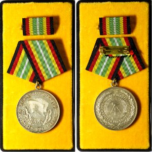 NVA-Orden für treue dienste-M212c