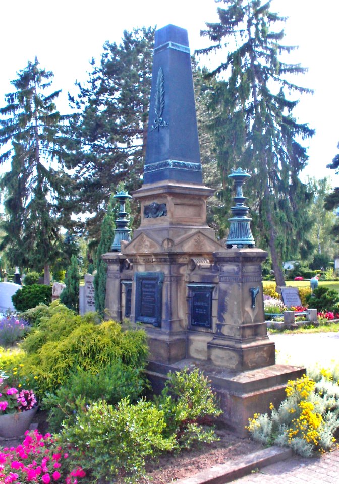 NW Ehrengrab Hetzel