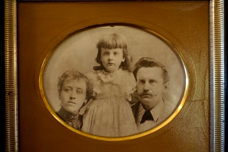O. Henry Family Portrait - O. Henry Museum - Austin, Texas - DSC09202