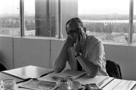 NVV-verbondsraad bijeen in Amsterdam Arie Groenevelt (voorzitter industriebond , Bestanddeelnr 927-2028