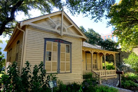 O. Henry Museum, oblique view - Austin, Texas - DSC09190
