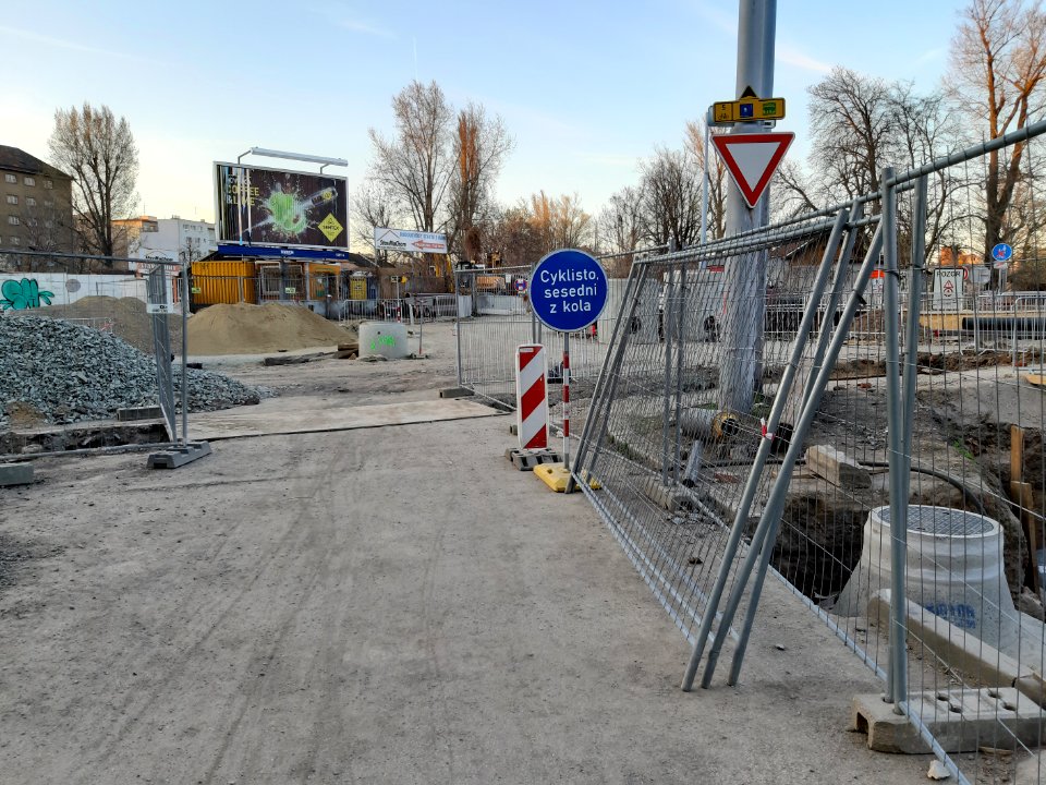 OKOLI VOJENSKA NEMOCNICE BRNO 20190401 63
