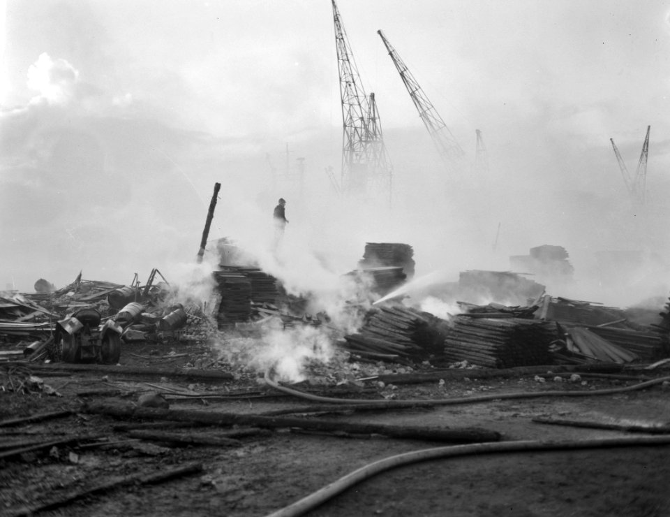 NV Fijnhout Coenhaven in brand, Bestanddeelnr 914-6063