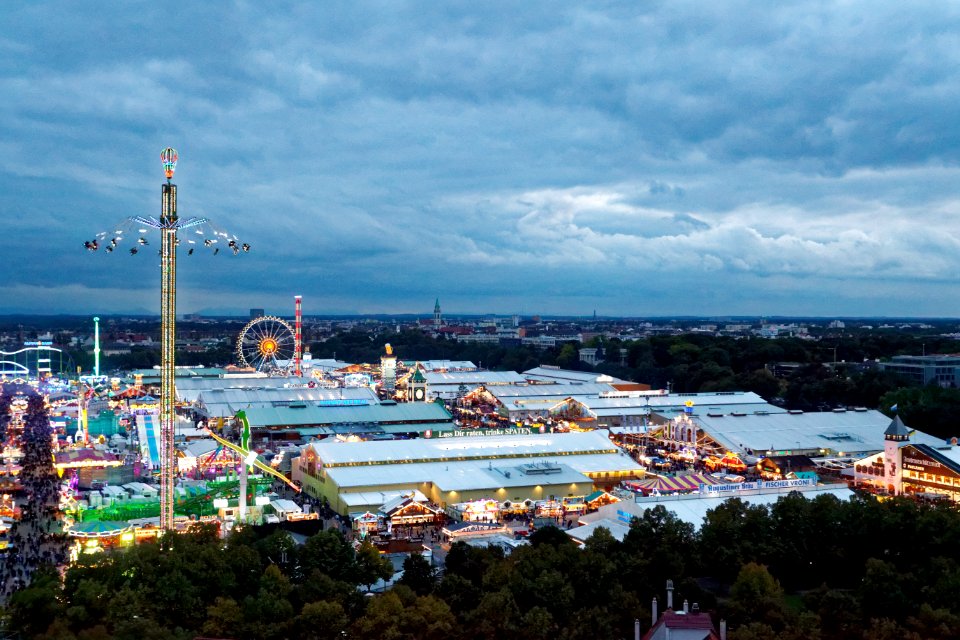 Oktoberfest-bjs181003-01